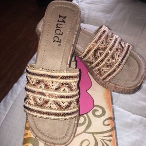 Mudd brand wedge slides